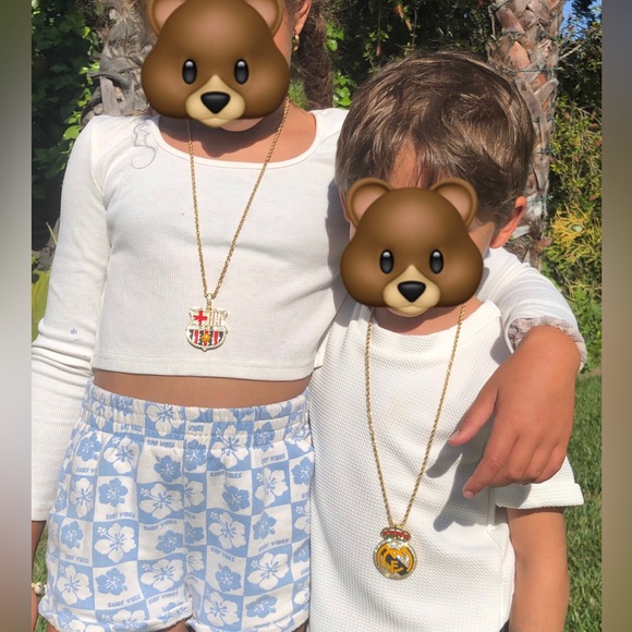 Real Madrid Necklace Soccer Chain and Team Badge Pendant Gift - Picture 6 of 8